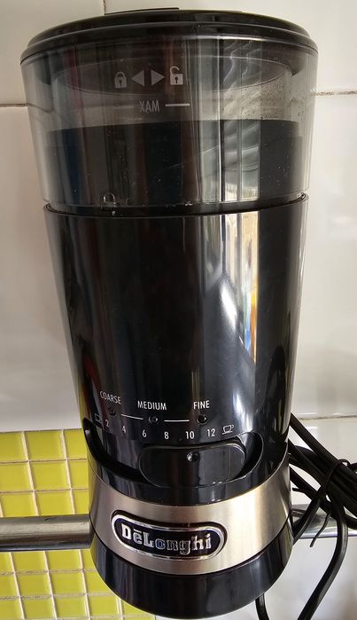 Moinho delonghi KG 210