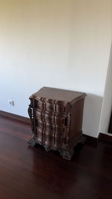 Mesinha de quarto