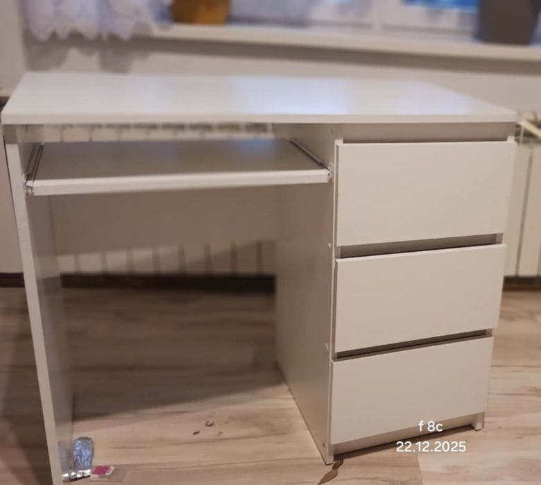 Biurko białe w połysku