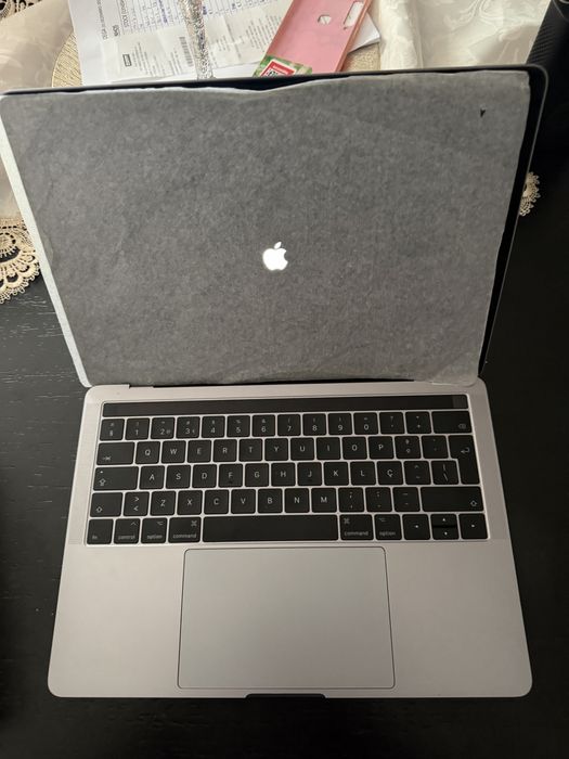 Macbook pro 1706 touch bar como novo sem qualquer risco .