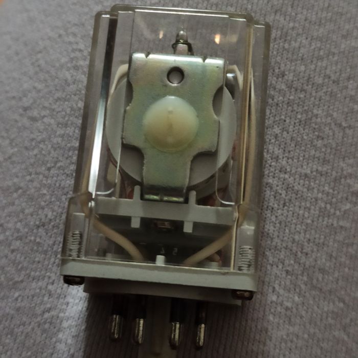 Przekaźnik elektromagnetyczny R15 2PDT 10A 24V