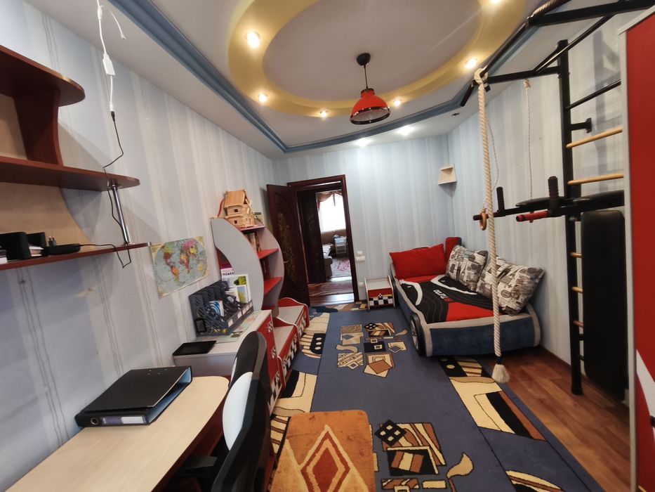 Продам 4 к квартиру вул. ЗСУ біля ринку