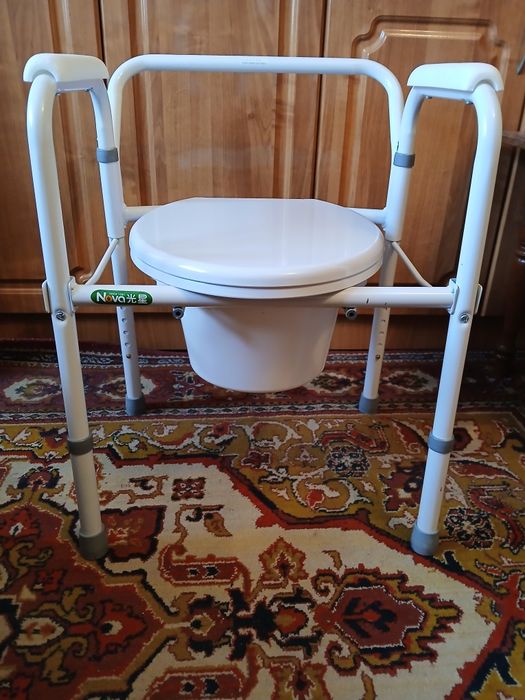 Стілець - туалет