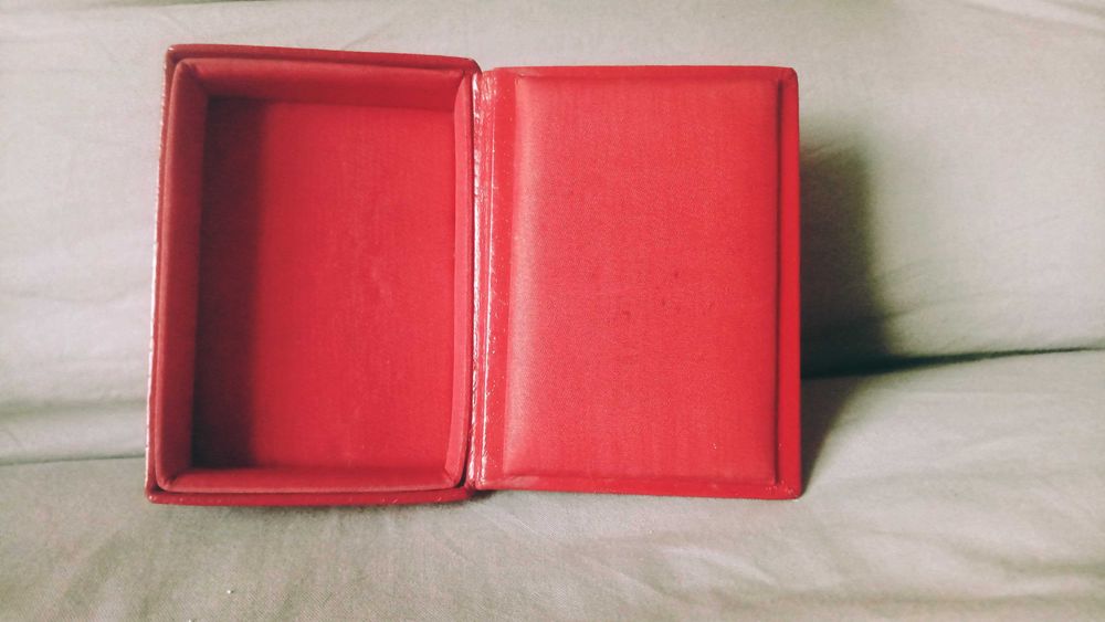 Szkatułka. Skóra. Haft. Rękodzieło. Pudełko.