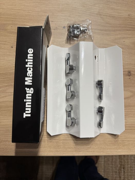 Tuning Machines Fender64738261641730121