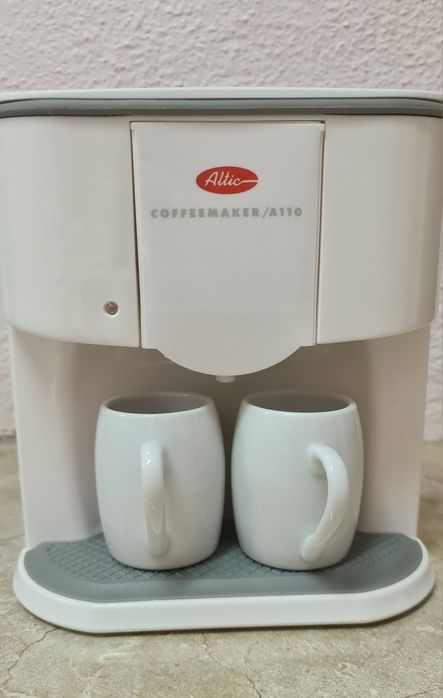 Fritadeira Ufesa + Mini máquina de café com 2 chávenas – novos por estrear