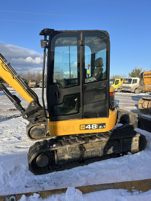 Продається JCB Z-48 Резинова гусениця.
