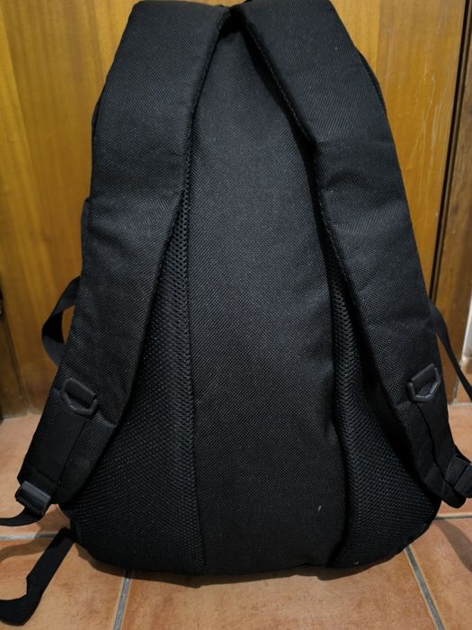 Mochila preta grande