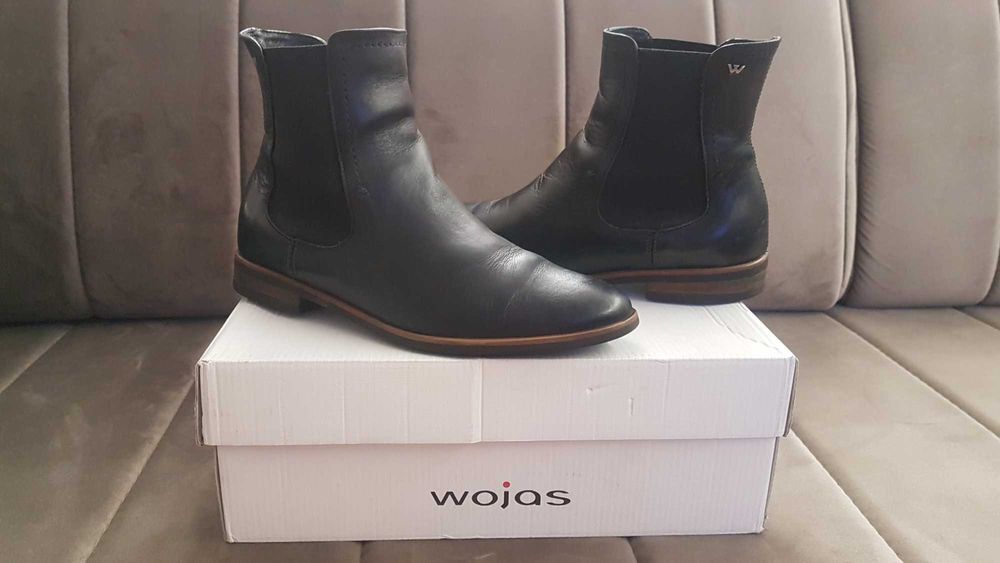 Czarne skórzane botki sztyblety Wojas