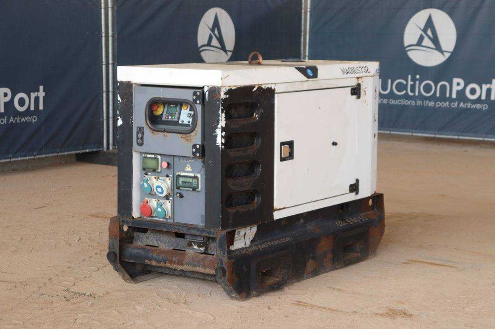 Gerador SDMO R22C3 Diesel 22kVA 2011