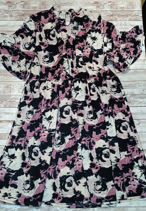 Сукня міді Boohoo з абстрактним принтом розмір L - XL