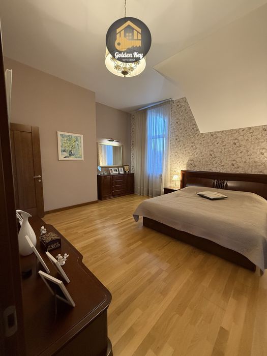 Продам  Заміський Будинок 222м2 ,  у Котеджному містечку Park House / Парк Хаус , село Гора , Бориспільський район