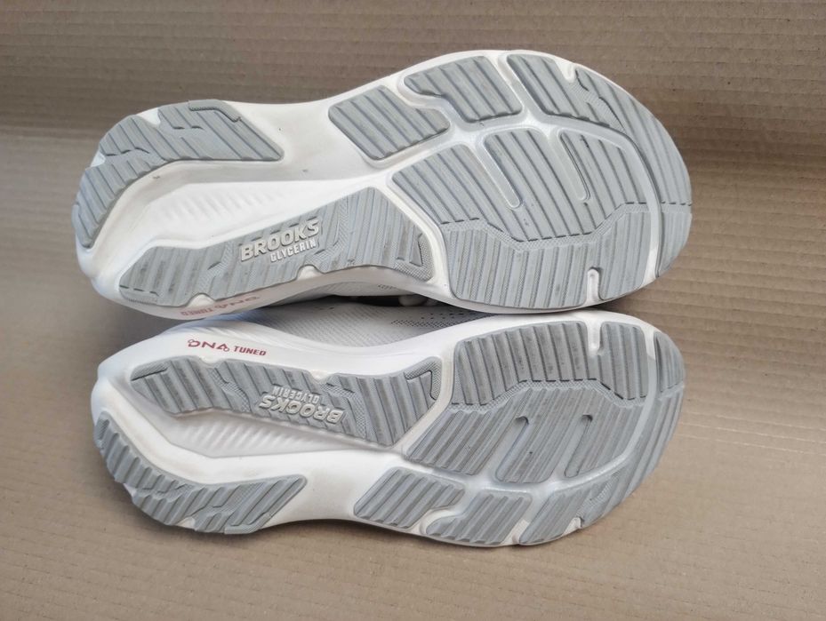 buty sportowe do biegania 40,5  brooks glycerin 23