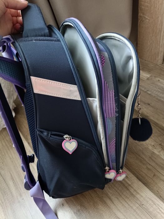 Продам шкільний портфель!