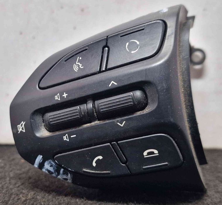 Comandos do Volante 299181022 - KIA STONIC