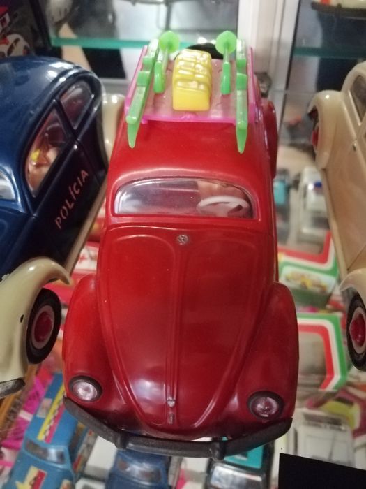 Vários brinquedos artesanais