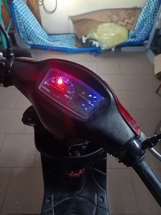 Скутер Suzuki let's на реєстрації 49.9