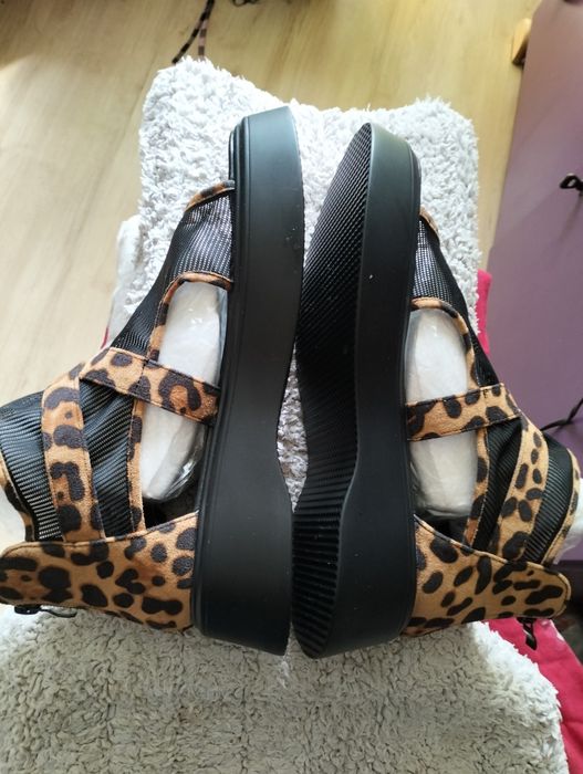 Stylowe buty  panterkowe sandały RS. roz. 40.