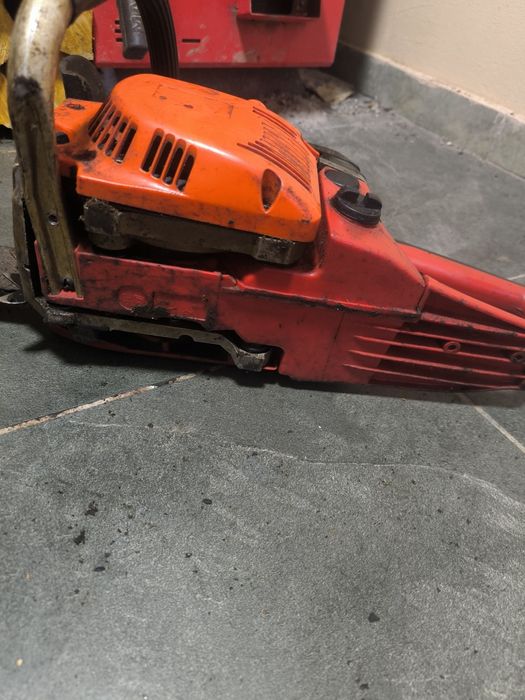 Продам бензинову пилу