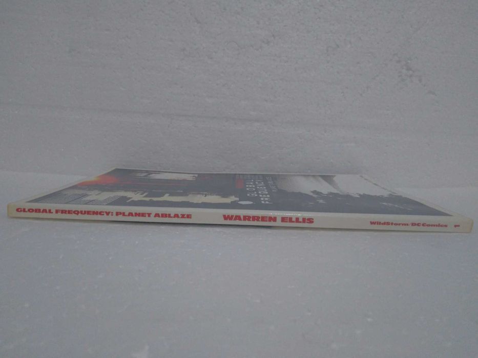 Warren Ellis- Global Frequency Planet Ablaze