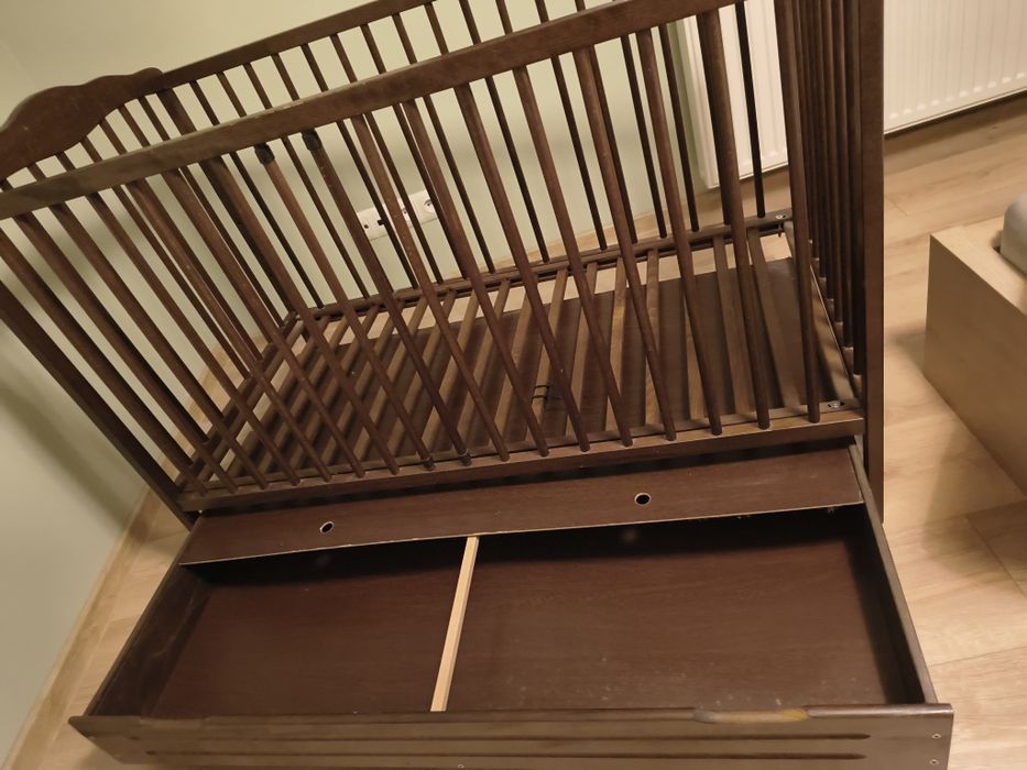 Łóżeczko dziecięce drewniane + gratisy