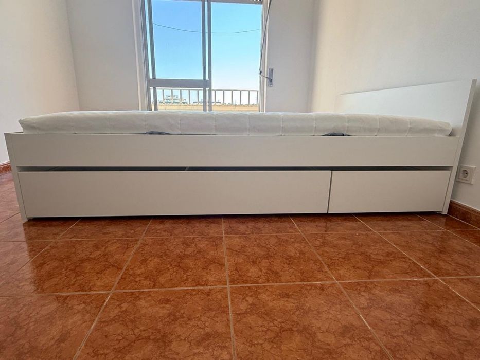 Quarto para arrendar no centro de  Amora sexal