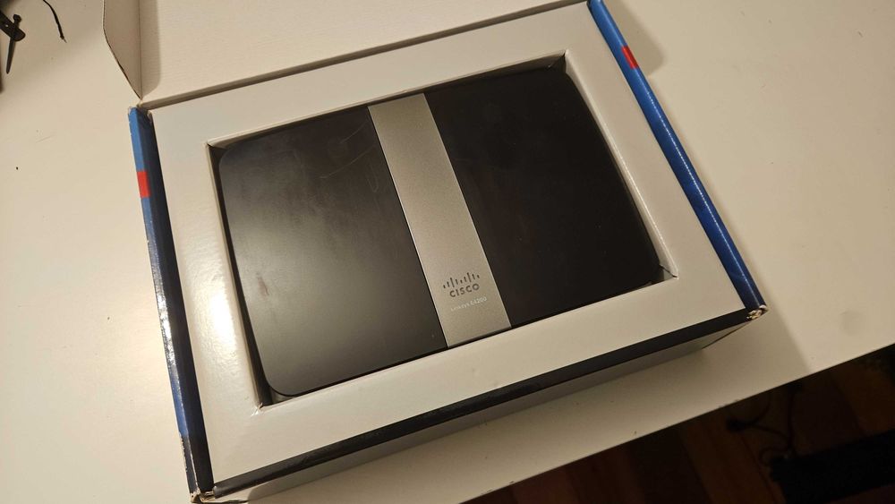 Router Linksys E4200 Dual-Band + DD-WRT