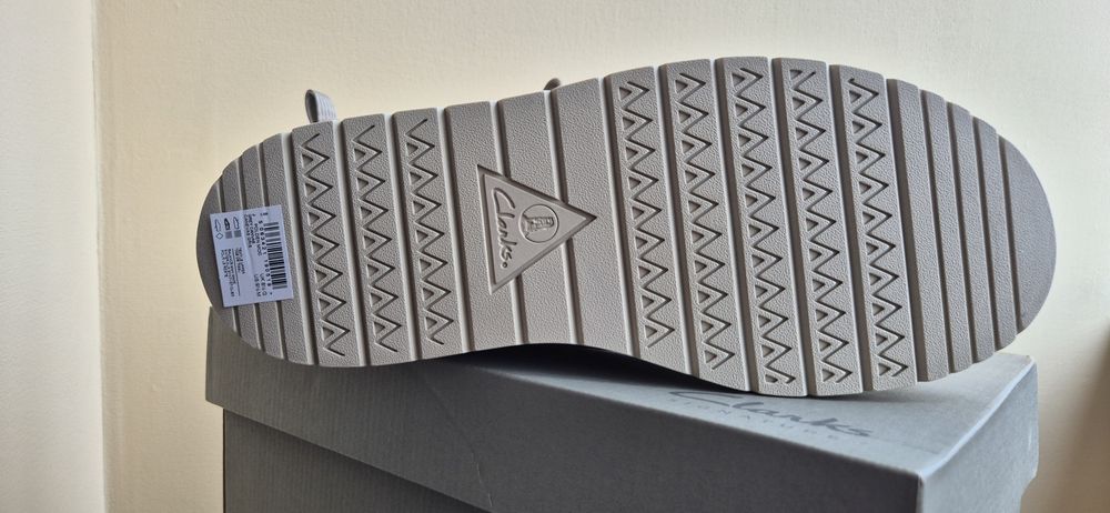 Продам літні туфлі Clarks