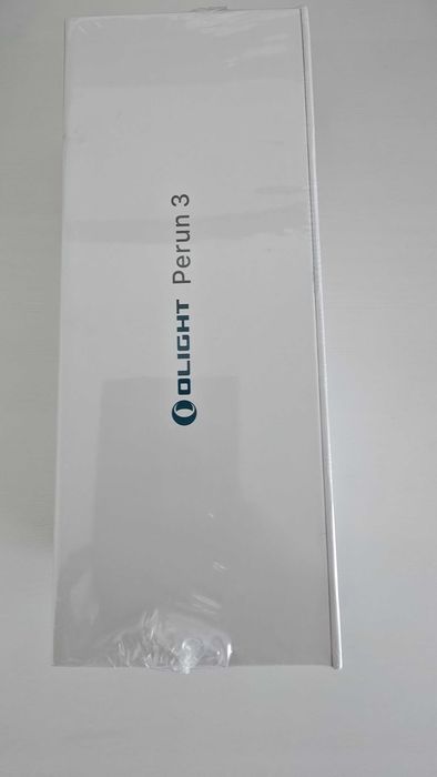 Latarka Olight Perun 3 zafoliowana sealed fres grip lart