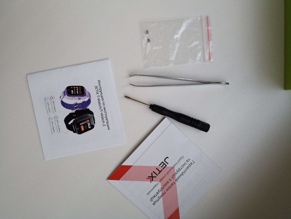 Продам смарт годинник-телефон з GPS трекером JETIX T-Watch