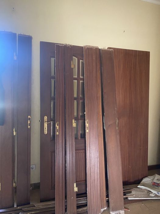 Portas madeira com aro , puxadores , dobradiças , fechadura