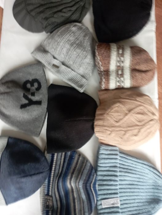 Шапки чоловічі та жіночі