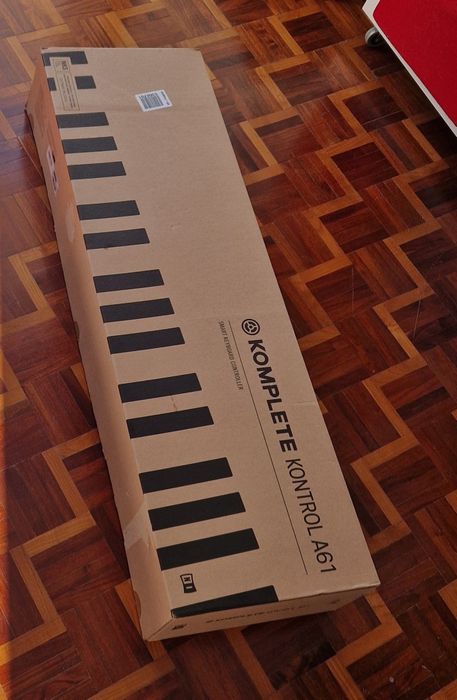 Teclado Midi Native Instruments Komplete Kontrol A61,  ótimo estado