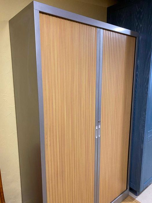 Armários Altos de Escritório com Portas de Correr