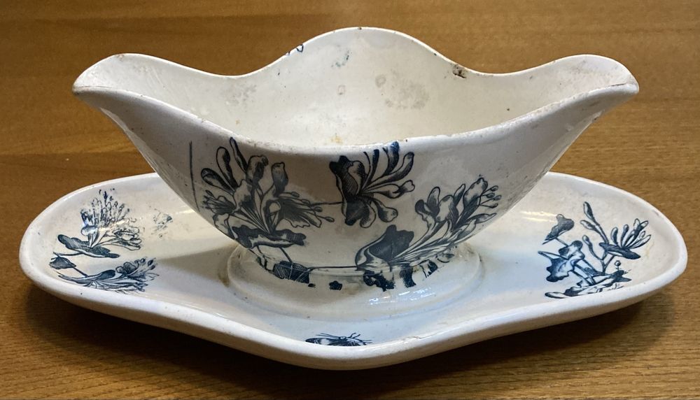 Molheira em faiança muito antiga