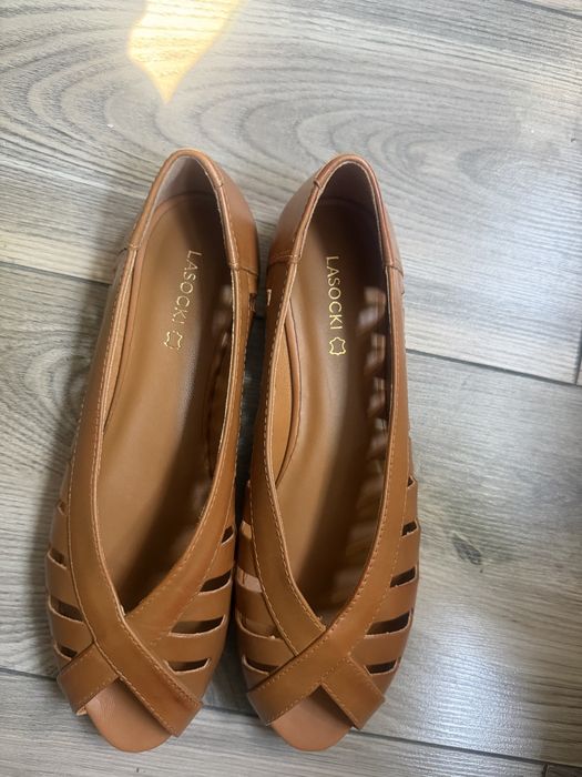Skórzane baleriny sandały LASOCKI Erica-66 r. 38 camel / brązowe z pudełkiem