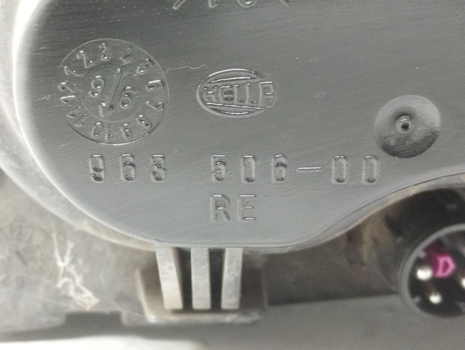 farol direito audi A3 8L