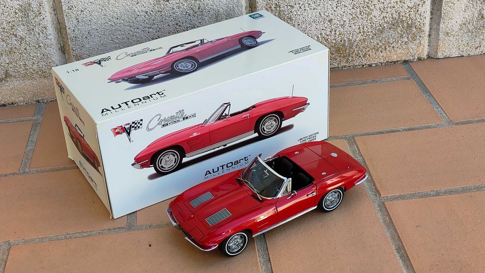 Chevrolet Corvette C2 Stingray Convertible AutoArt 1/18