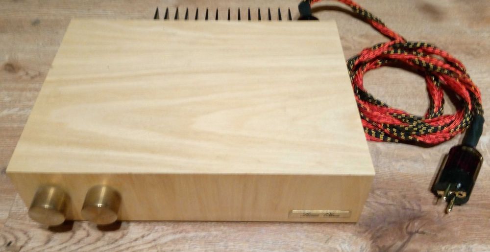 Wzmacniacz SONUS OLIVA; gramofon REGA PLANAR P1