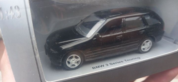 Miniatura escala 1/43 BMW 3 series touring