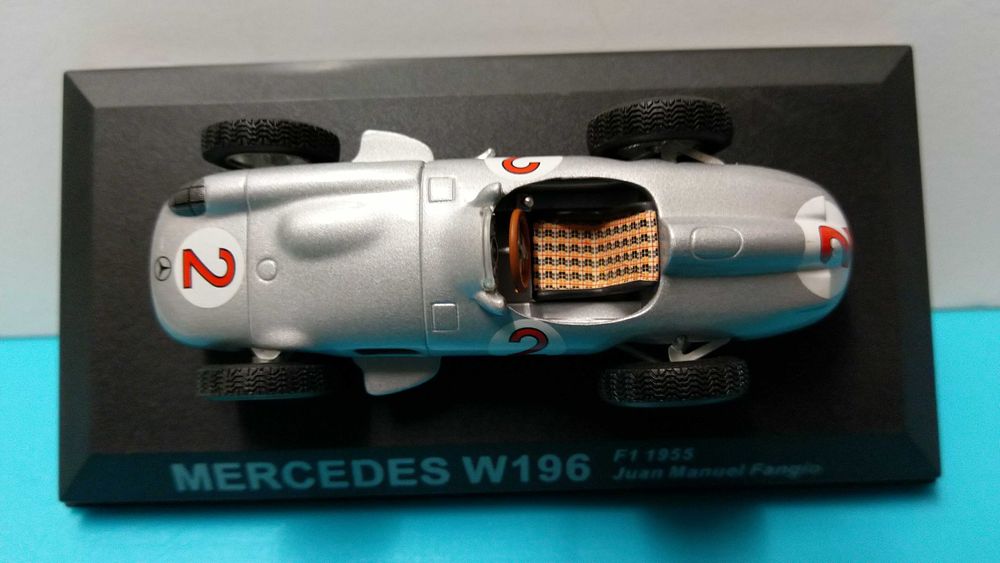 Mercedes W196 #2 - J.M. Fangio: Campeão Mundial F1 1955 - escala 1/43
