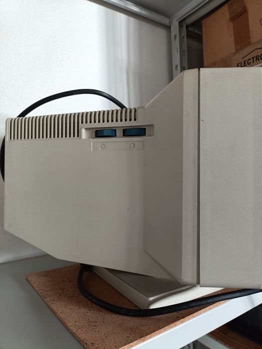 IBM Monitor antigo para coleccionador em Viana do Castelo