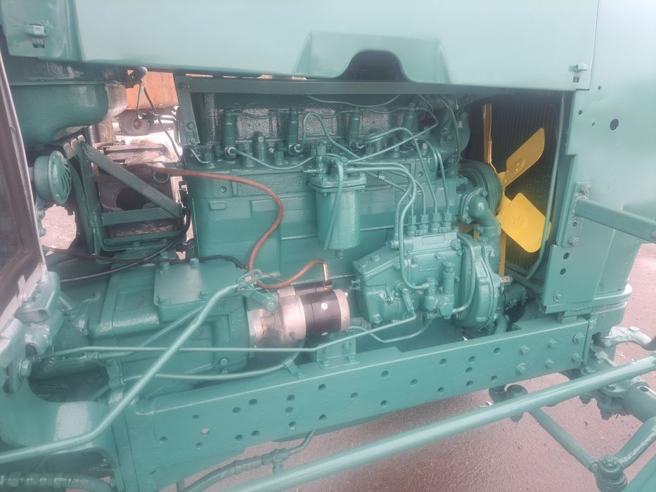 Трактор ЮМЗ-6 в полі не був