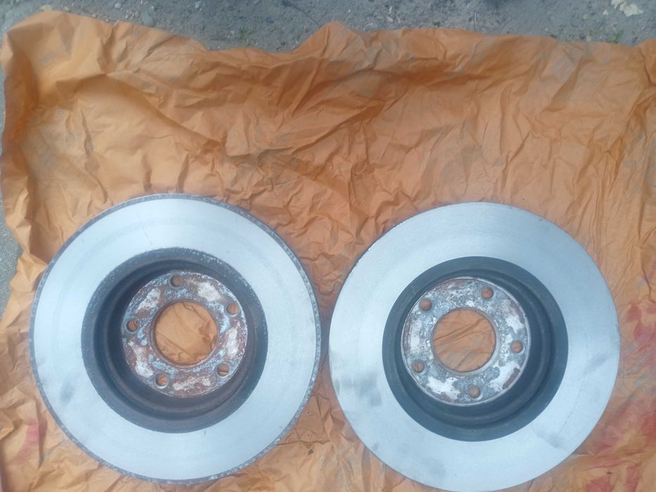 Tarcze hamulcowe przednie do qashgai 16b