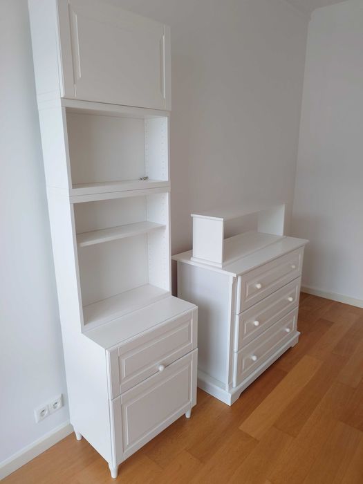 Komplet białych szafek w b. dobrym stanie