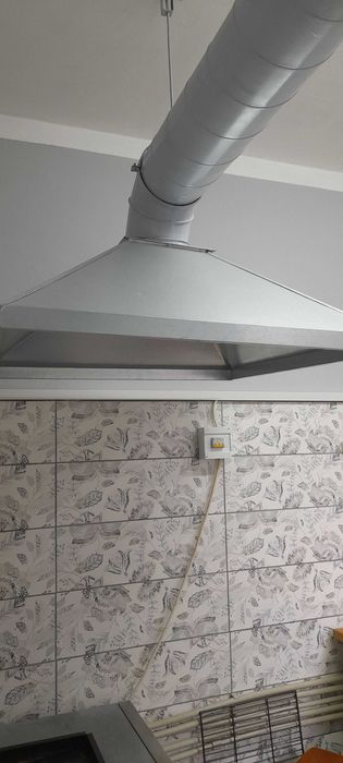 Витяжна система зонт труба коліно