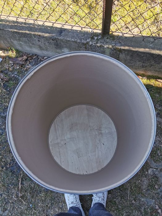 Beczka kartonowa np na zboże