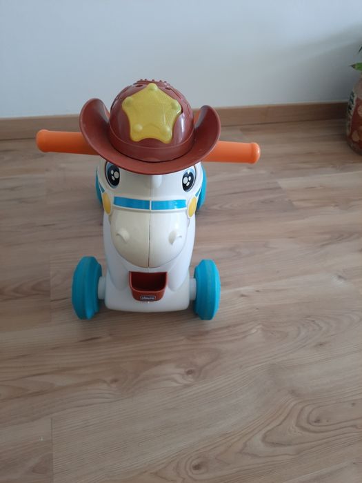 Cavalo chicco criança
