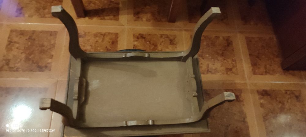 Mesa apoio  vintage com azulejos