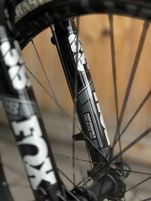 Fox 38 Performance Elite Grip 2 2025 jak nowy okazja